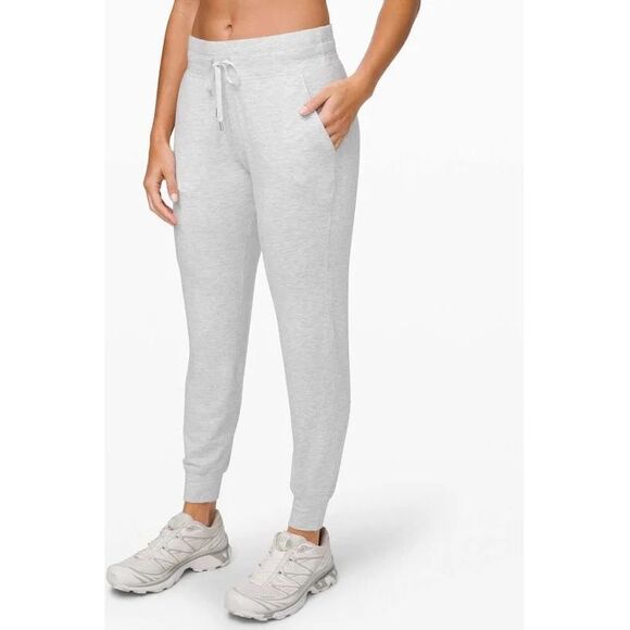 lululemon athletica Pants - Lululemon 4 Warm Down Jogger Soft Touch Heathered Core Ultra Light Grey W5CGIS‎